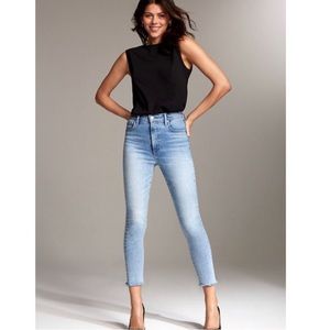 Denim Forum Aritzia The Lola High Rise Skinny Crop Medium Light Wash 28